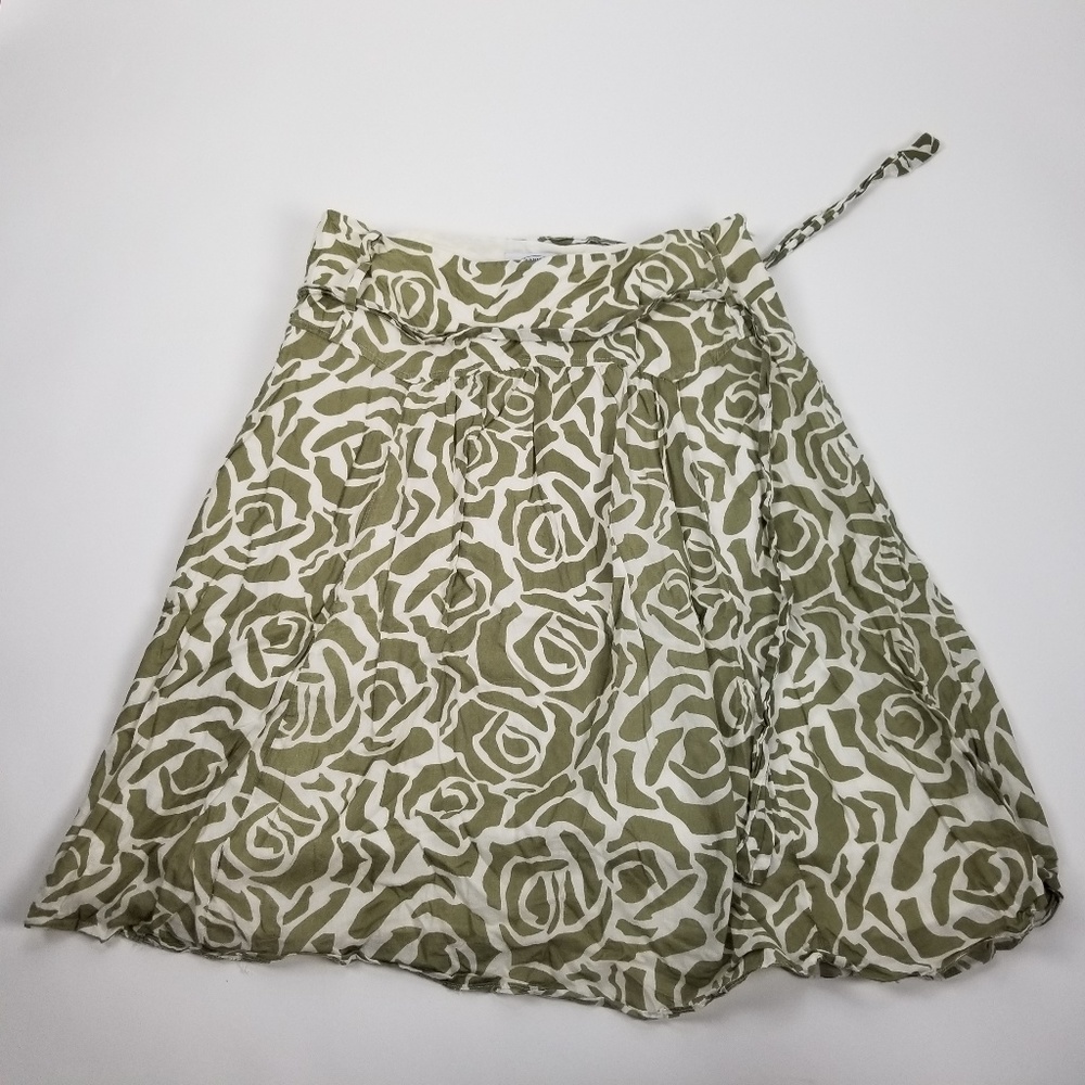 Old Navy Pleated Green &‎ White Rose Floral Skirt